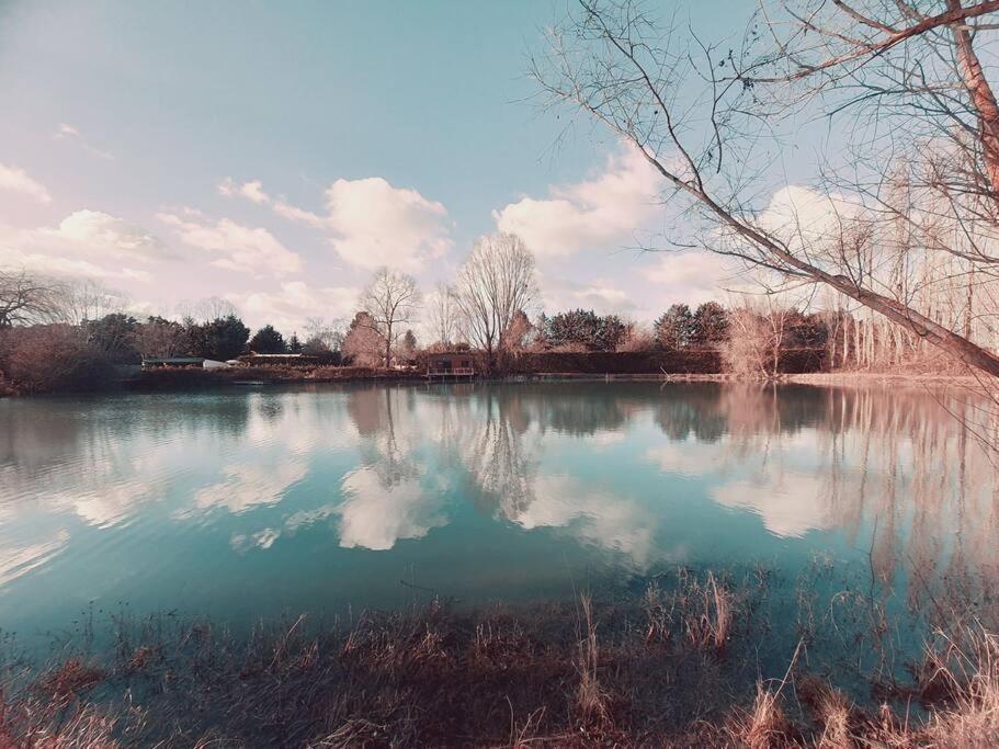 Chalet Les Pieds Dans L'Eau La Campagne A La Ville Saint-Doulchard エクステリア 写真