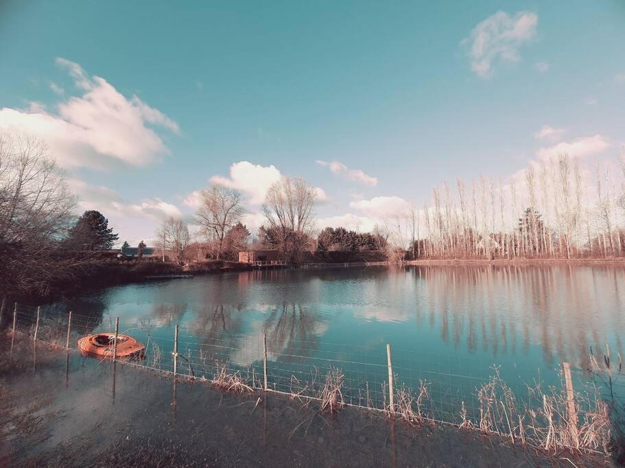 Chalet Les Pieds Dans L'Eau La Campagne A La Ville Saint-Doulchard エクステリア 写真